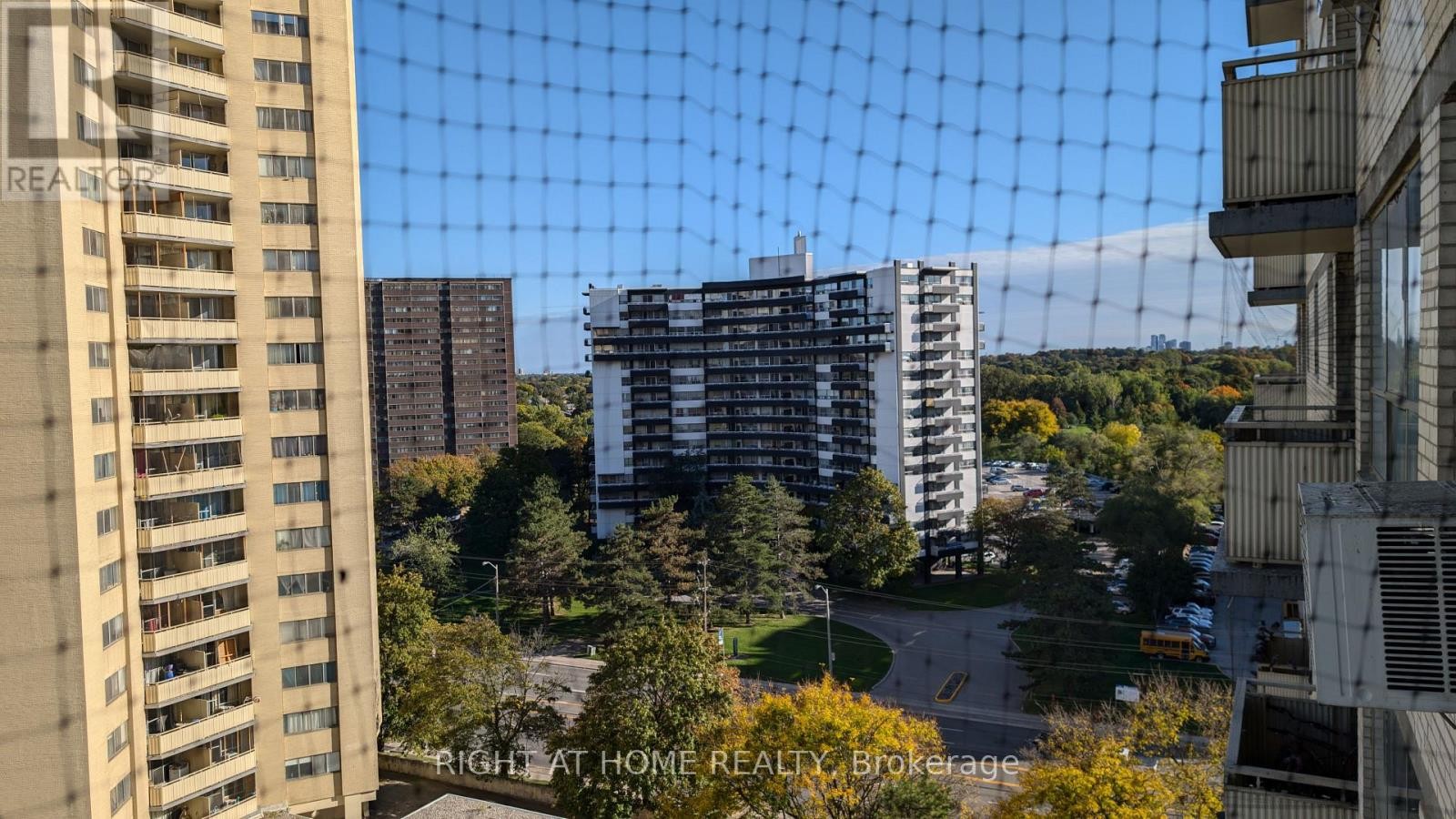 












1115 - 340 DIXON ROAD N

,
Toronto (Kingsview Village-The Westway),




Ontario
M9R1T1

