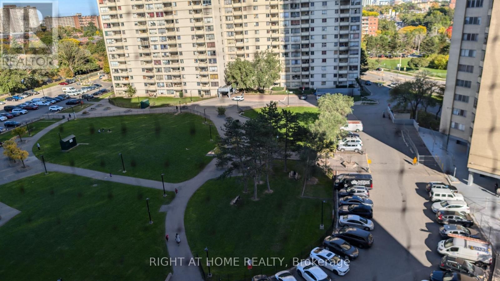 












1115 - 340 DIXON ROAD N

,
Toronto (Kingsview Village-The Westway),




Ontario
M9R1T1

