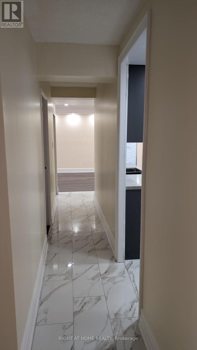 












1115 - 340 DIXON ROAD N

,
Toronto (Kingsview Village-The Westway),




Ontario
M9R1T1

