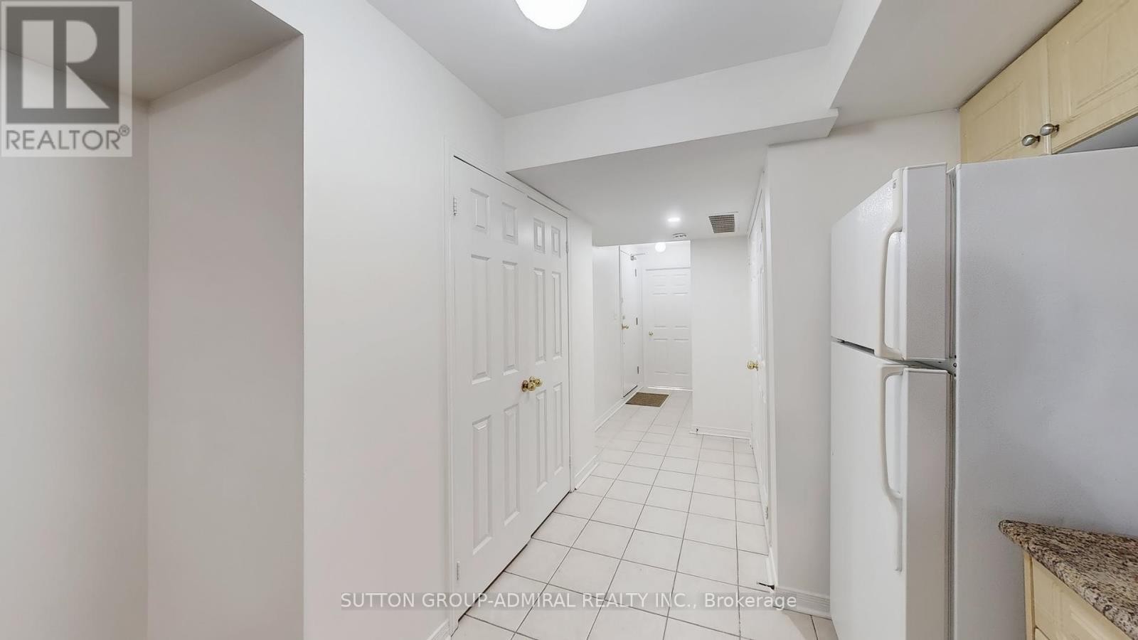 












91 - 37 FOUR WINDS DRIVE

,
Toronto (York University Heights),




Ontario
M3J1K7

