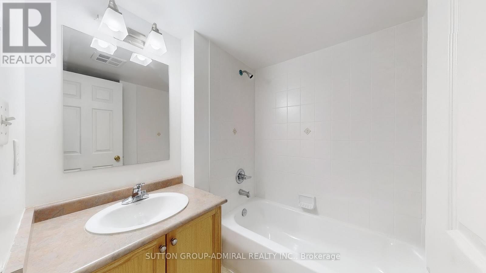 












91 - 37 FOUR WINDS DRIVE

,
Toronto (York University Heights),




Ontario
M3J1K7

