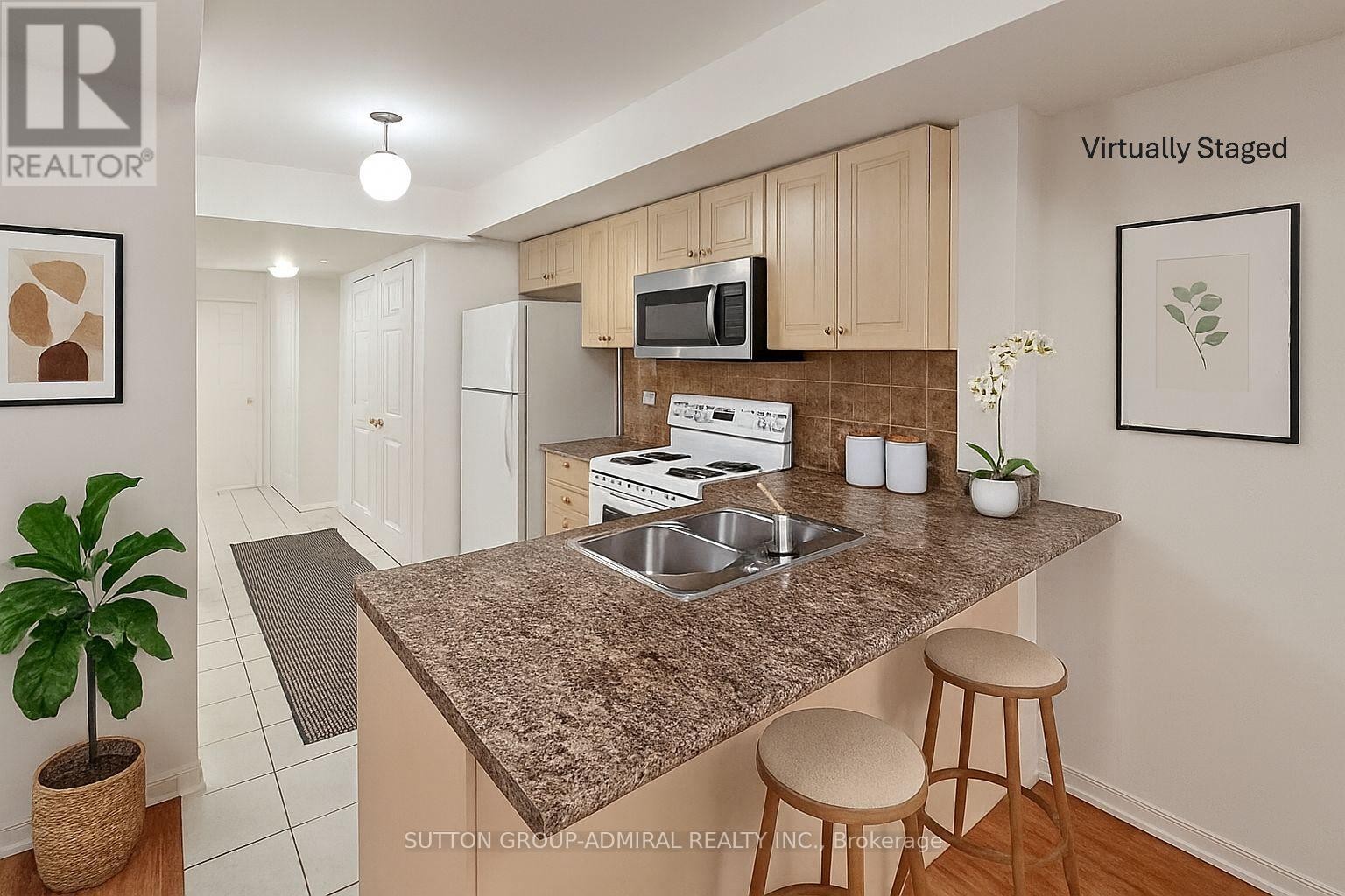 












91 - 37 FOUR WINDS DRIVE

,
Toronto (York University Heights),




Ontario
M3J1K7

