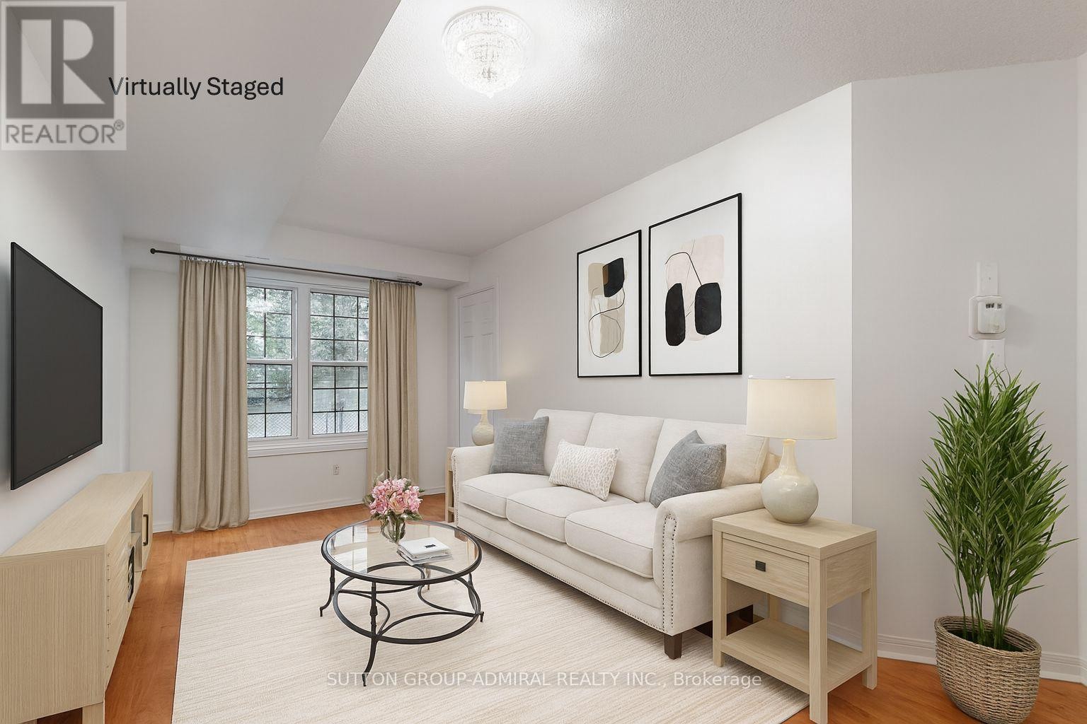 












91 - 37 FOUR WINDS DRIVE

,
Toronto (York University Heights),




Ontario
M3J1K7

