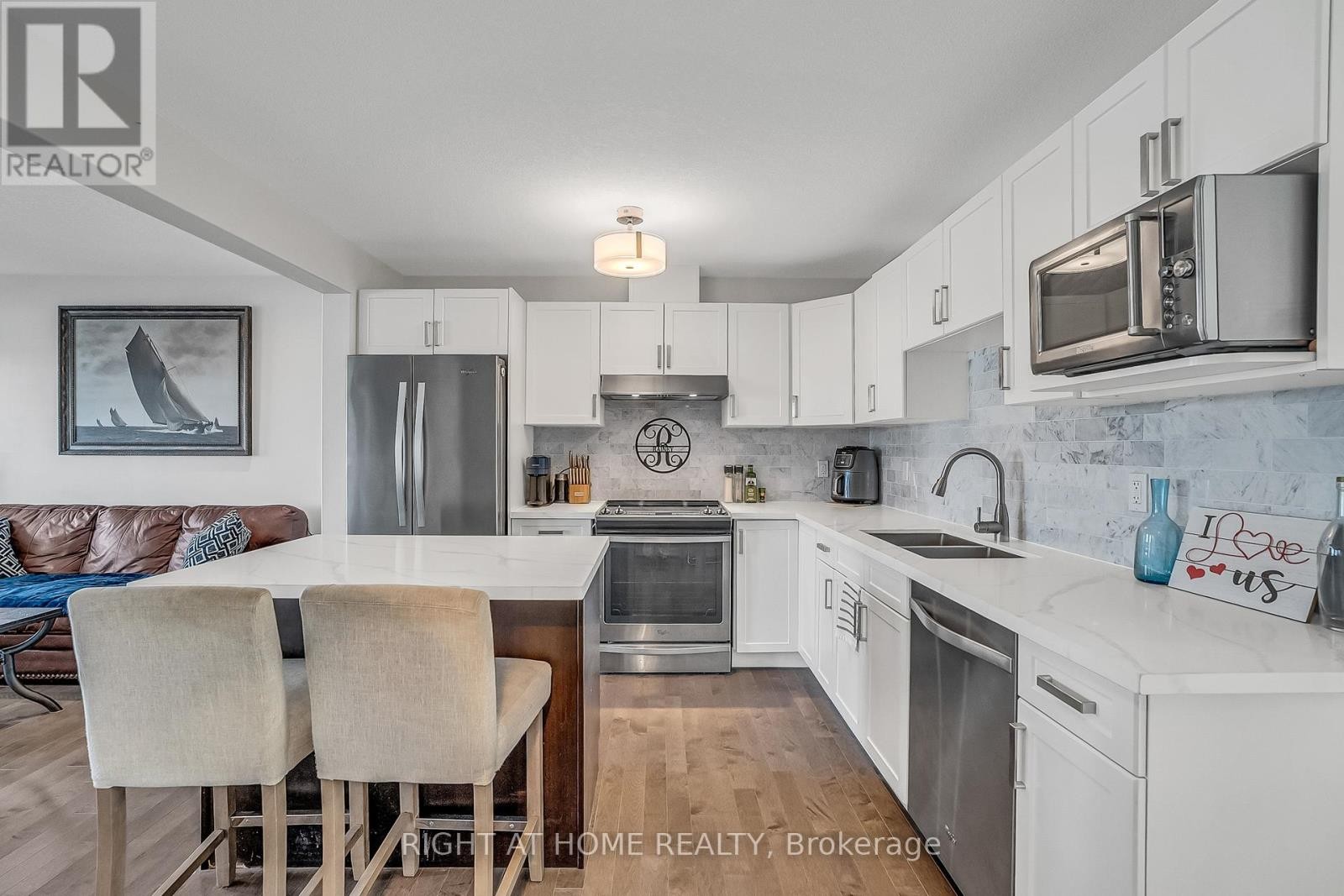 












88 WINTERTON COURT N

,
Orangeville,




Ontario
L9W6Z7

