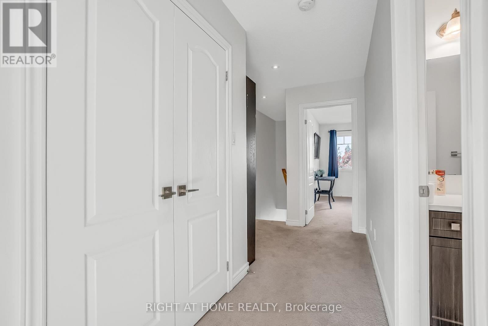 












88 WINTERTON COURT N

,
Orangeville,




Ontario
L9W6Z7

