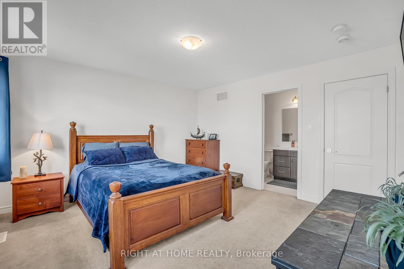 












88 WINTERTON COURT N

,
Orangeville,




Ontario
L9W6Z7

