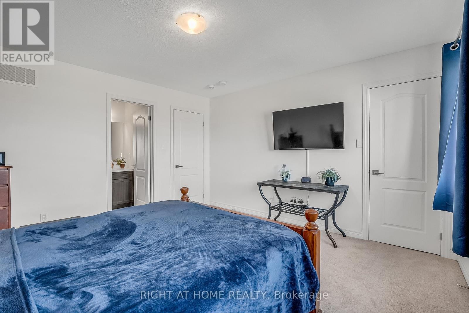 












88 WINTERTON COURT N

,
Orangeville,




Ontario
L9W6Z7

