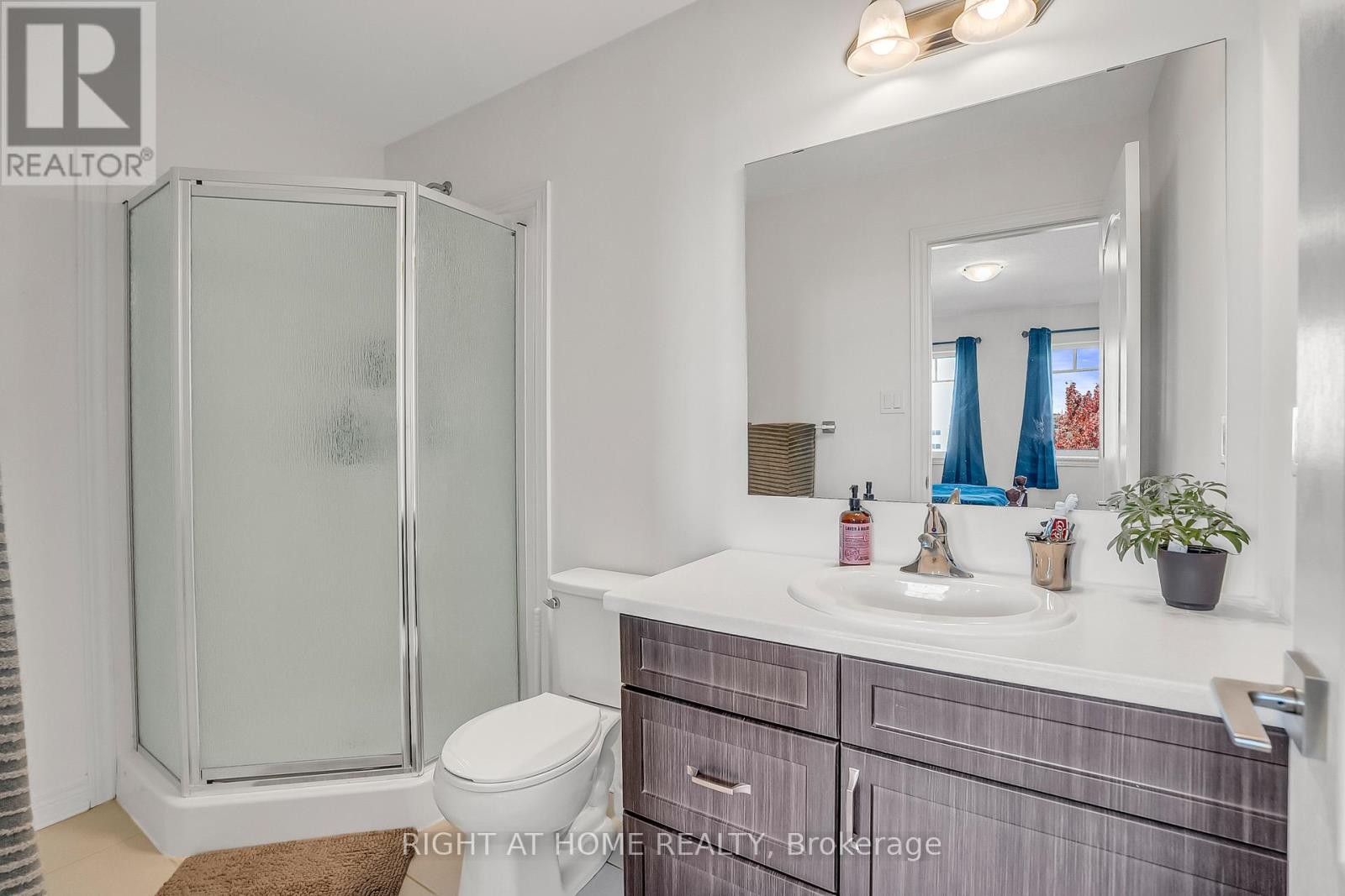 












88 WINTERTON COURT N

,
Orangeville,




Ontario
L9W6Z7

