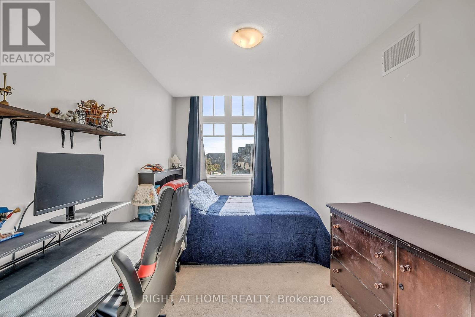 












88 WINTERTON COURT N

,
Orangeville,




Ontario
L9W6Z7


