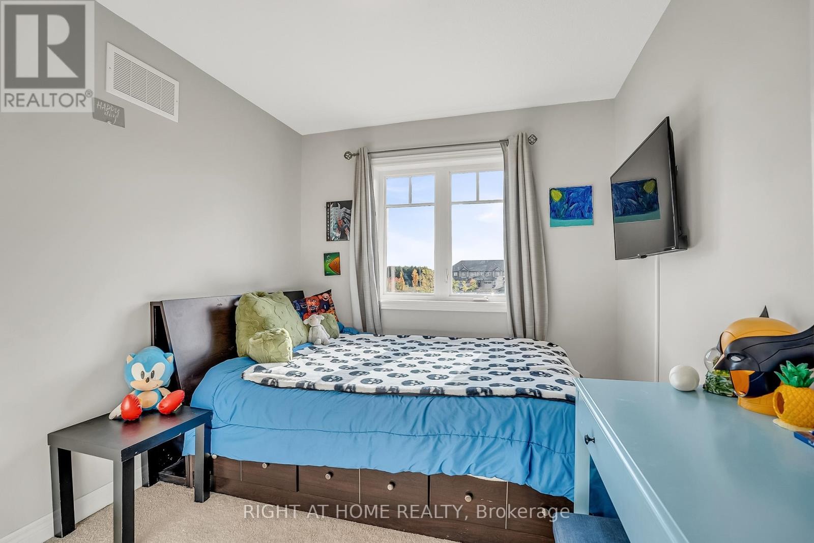 












88 WINTERTON COURT N

,
Orangeville,




Ontario
L9W6Z7

