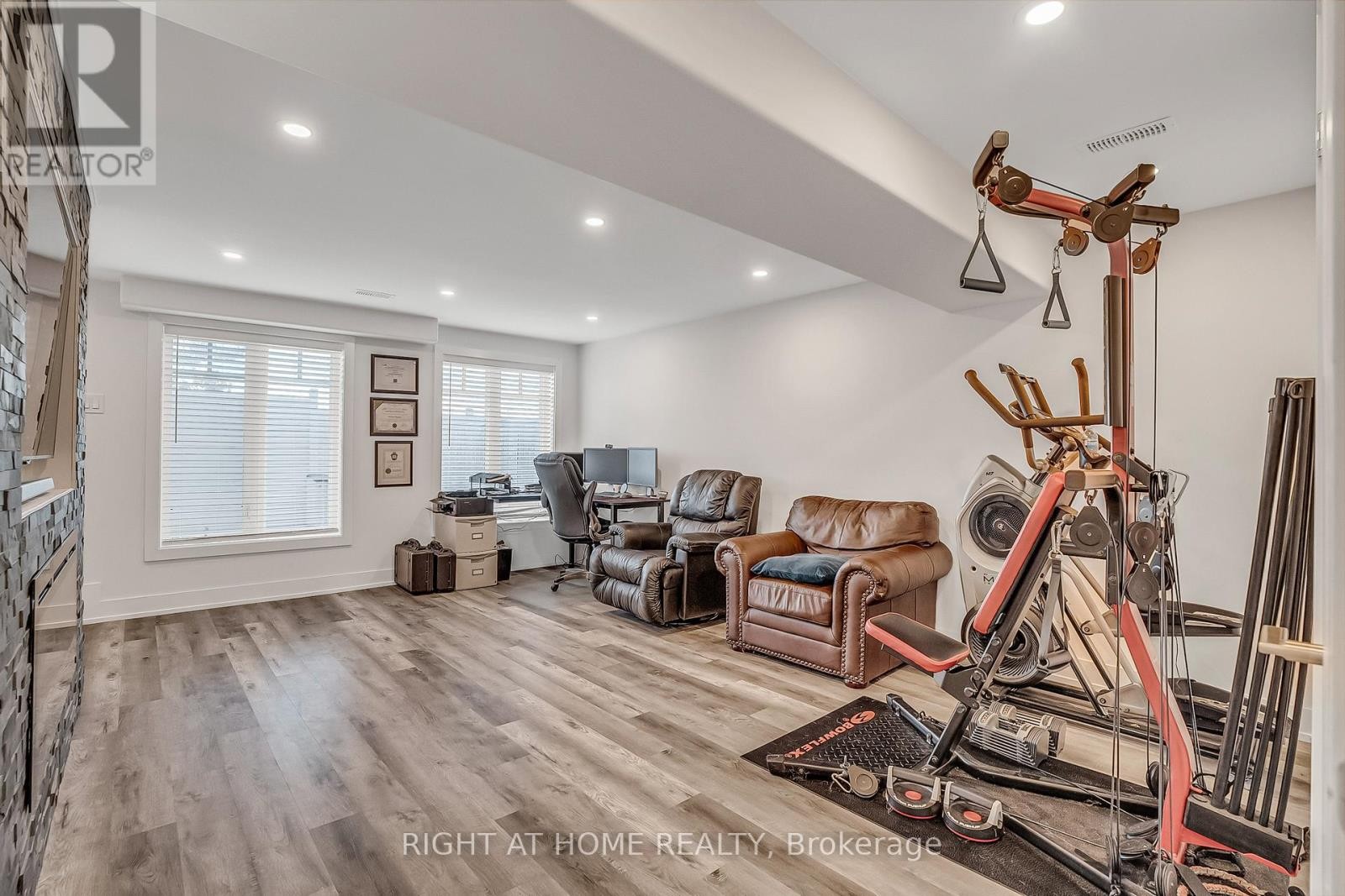 












88 WINTERTON COURT N

,
Orangeville,




Ontario
L9W6Z7

