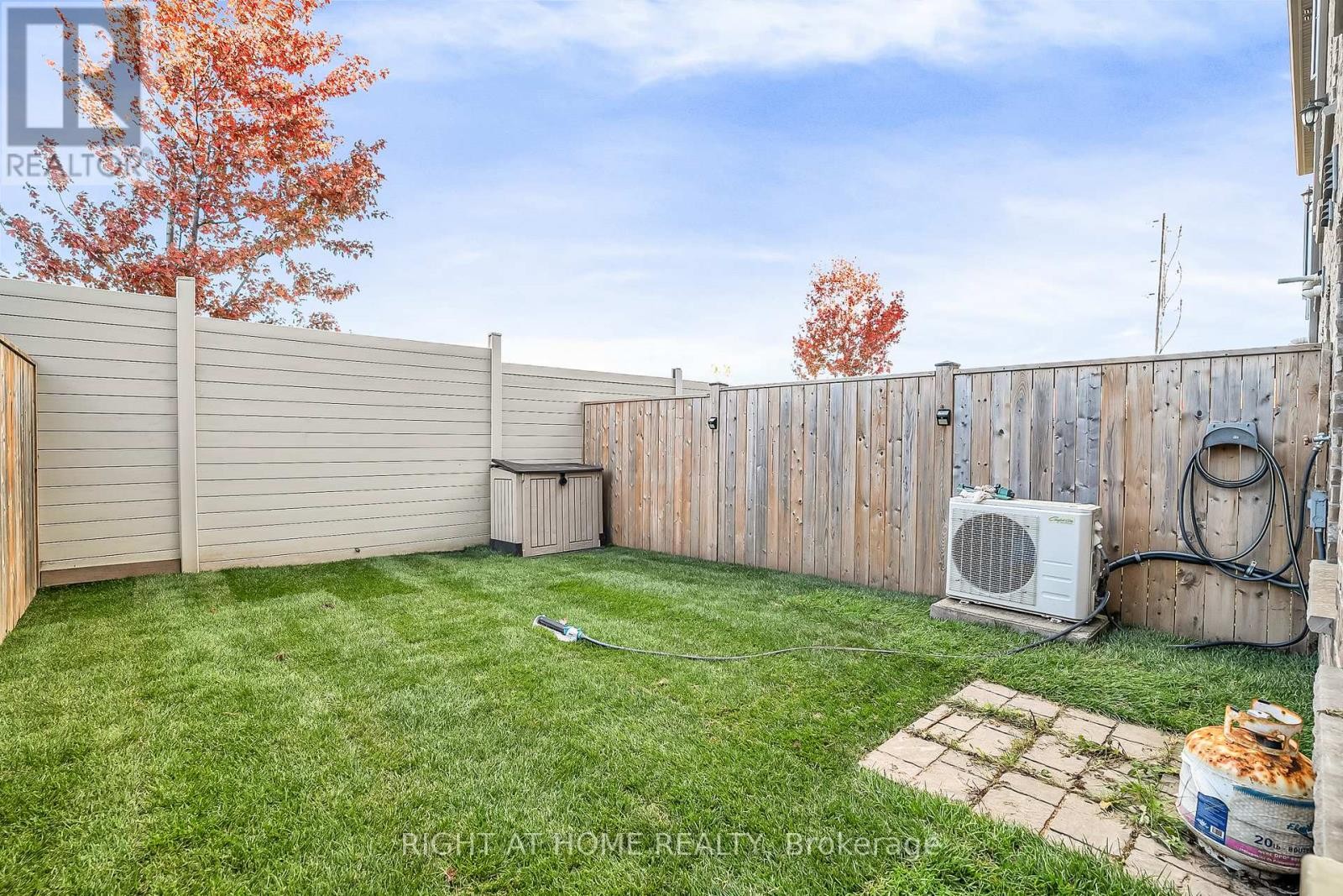 












88 WINTERTON COURT N

,
Orangeville,




Ontario
L9W6Z7

