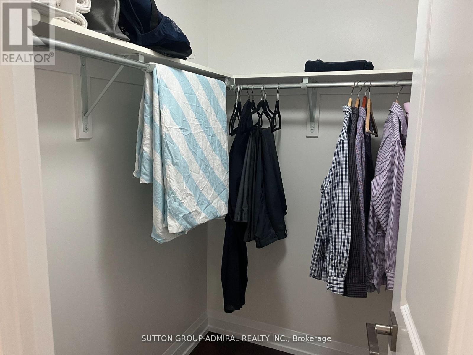 












712 - 55 DE BOERS DRIVE

,
Toronto (York University Heights),




Ontario
M3J0G5

