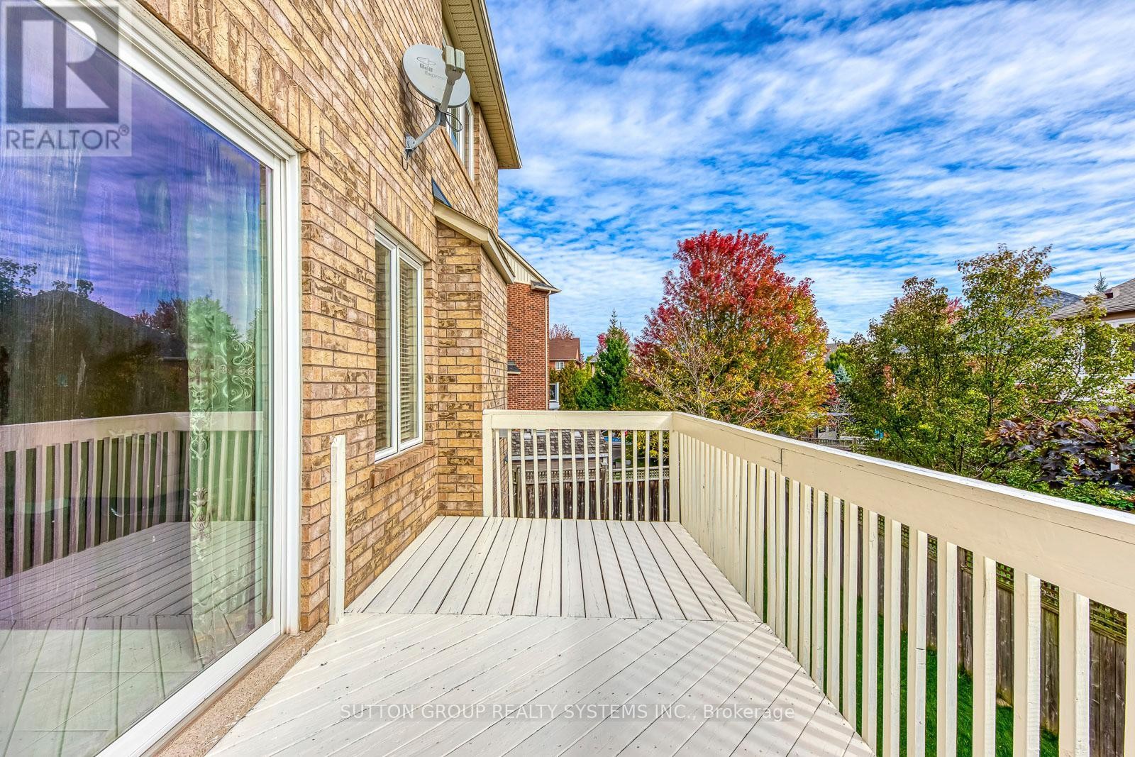 












2207 KWINTER ROAD

,
Oakville (WM Westmount),




Ontario
L6M0G1

