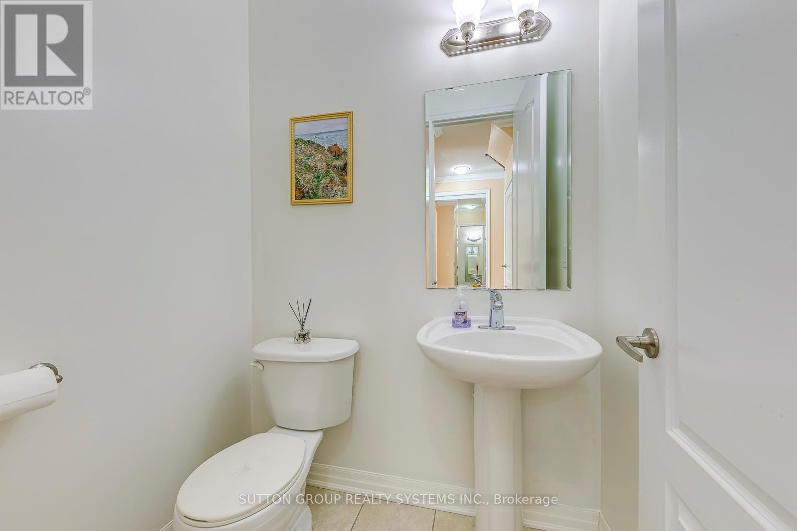 












2207 KWINTER ROAD

,
Oakville (WM Westmount),




Ontario
L6M0G1

