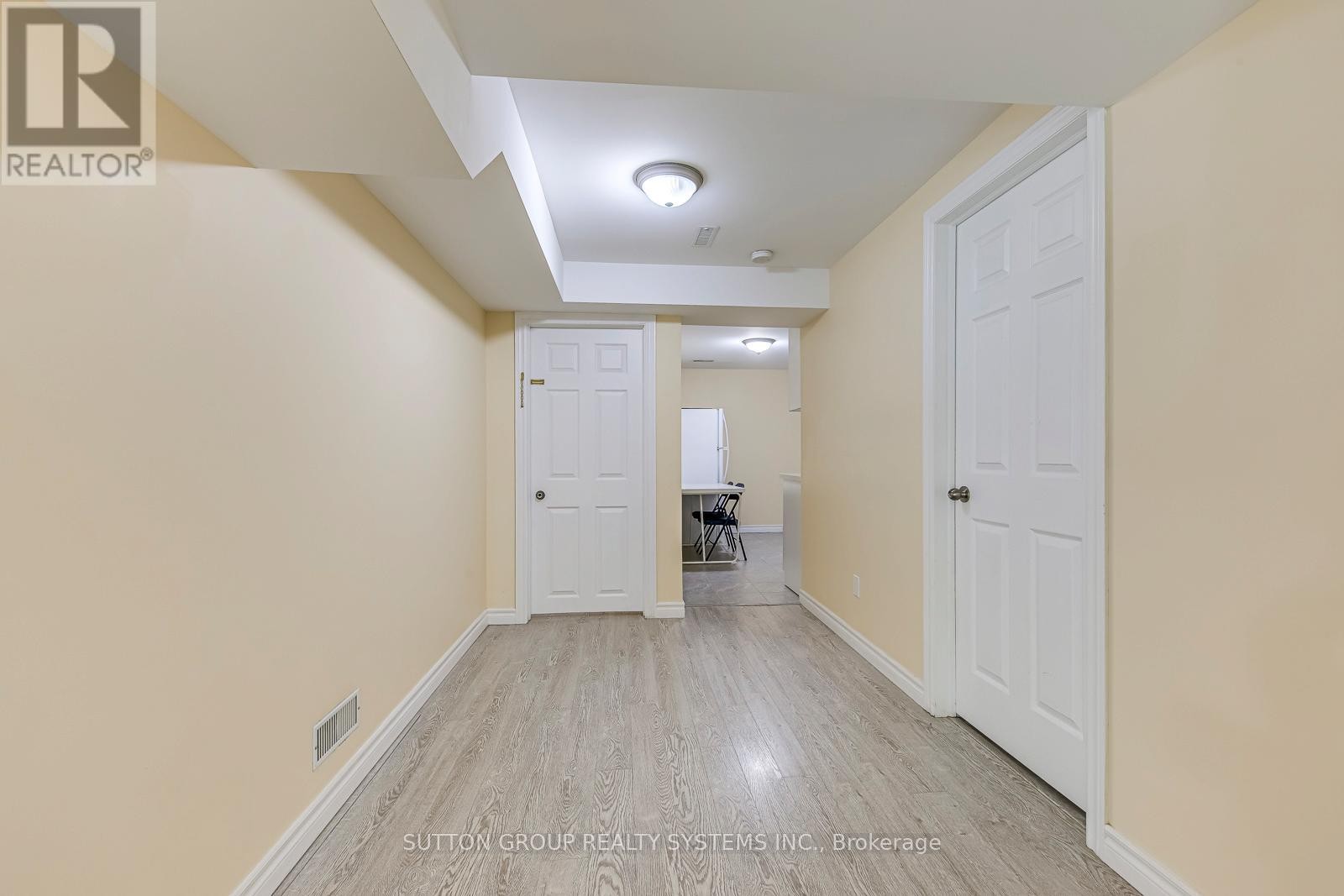 












2207 KWINTER ROAD

,
Oakville (WM Westmount),




Ontario
L6M0G1

