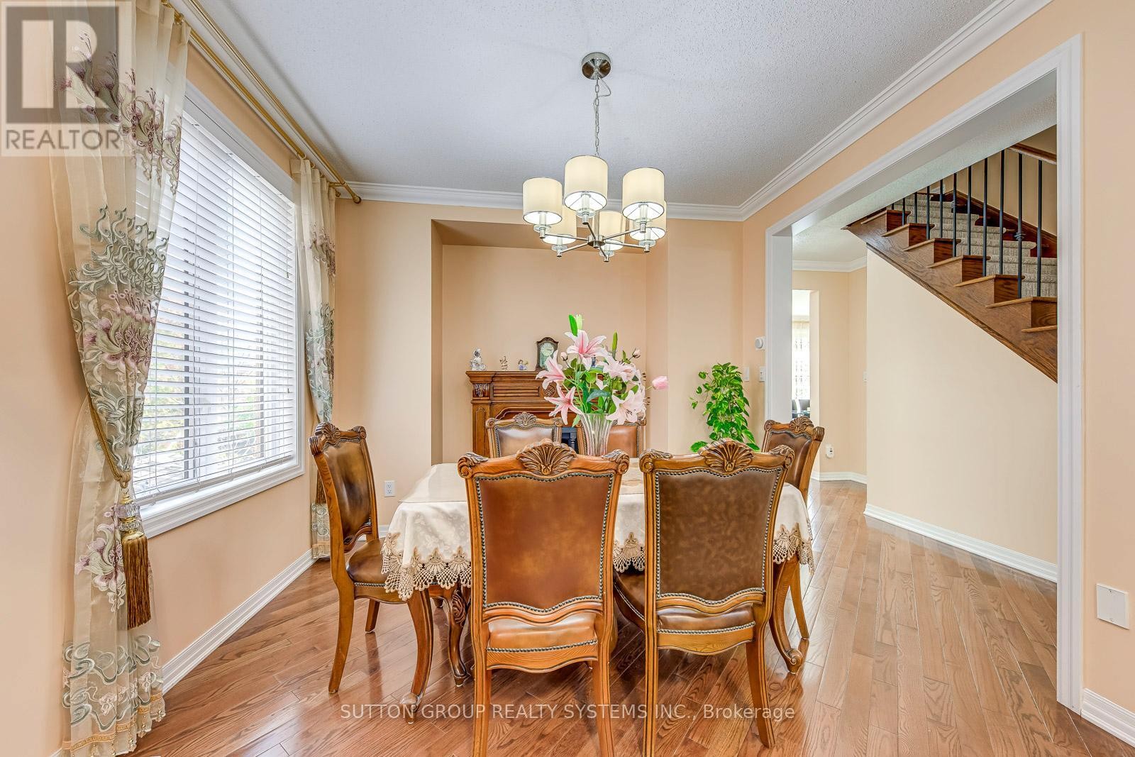 












2207 KWINTER ROAD

,
Oakville (WM Westmount),




Ontario
L6M0G1

