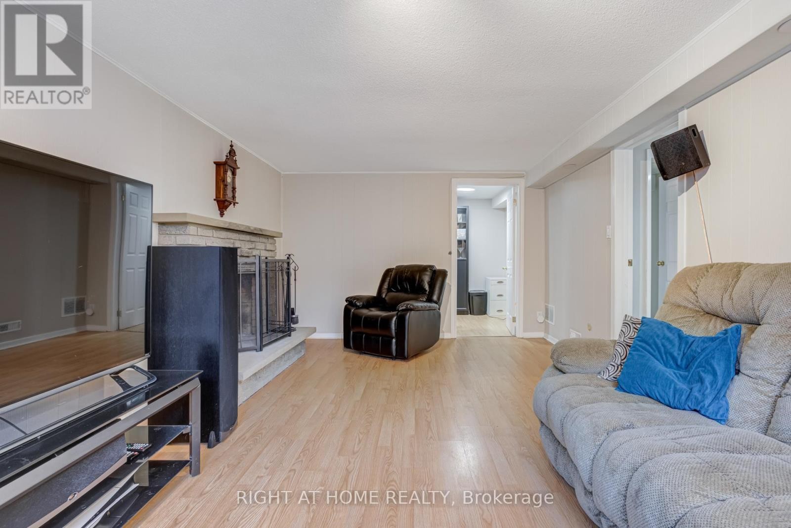 












19 JEFFERSON ROAD

,
Brampton (Northgate),




Ontario
L6S2G6

