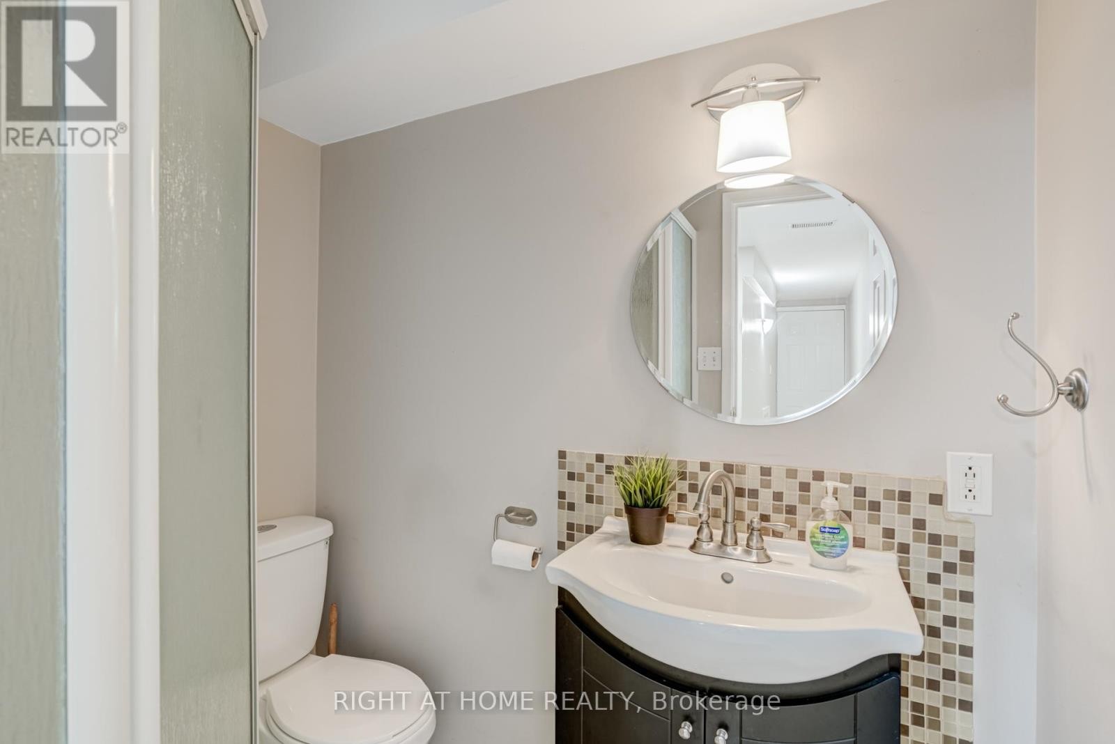 












19 JEFFERSON ROAD

,
Brampton (Northgate),




Ontario
L6S2G6

