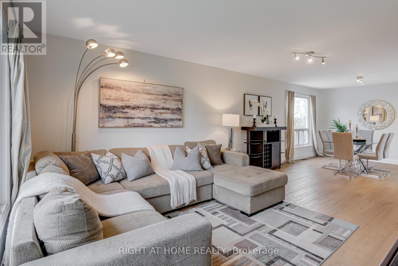 












19 JEFFERSON ROAD

,
Brampton (Northgate),




Ontario
L6S2G6

