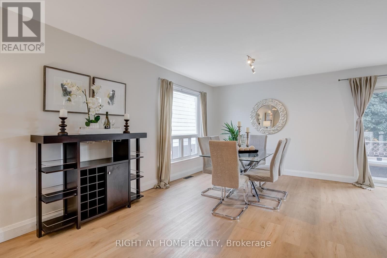 












19 JEFFERSON ROAD

,
Brampton (Northgate),




Ontario
L6S2G6

