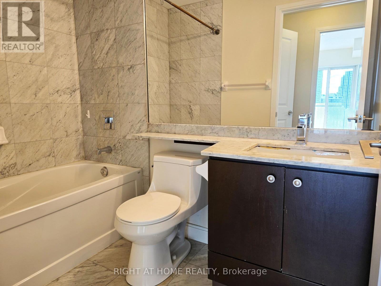 












1605 - 50 ABSOLUTE AVENUE

,
Mississauga (City Centre),




Ontario
L4Z0A8

