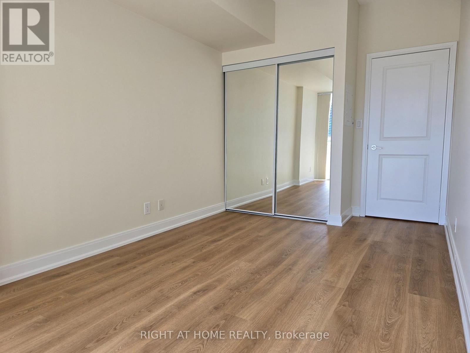 












1605 - 50 ABSOLUTE AVENUE

,
Mississauga (City Centre),




Ontario
L4Z0A8

