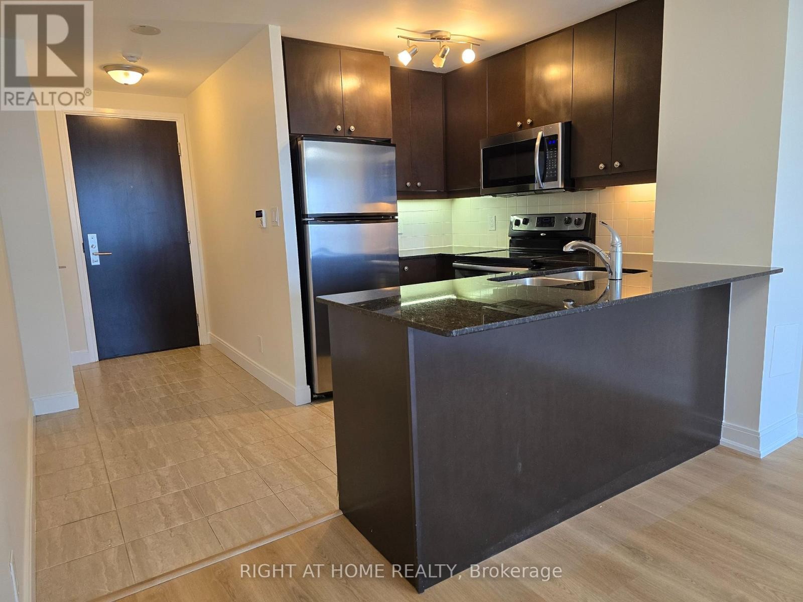 












1605 - 50 ABSOLUTE AVENUE

,
Mississauga (City Centre),




Ontario
L4Z0A8

