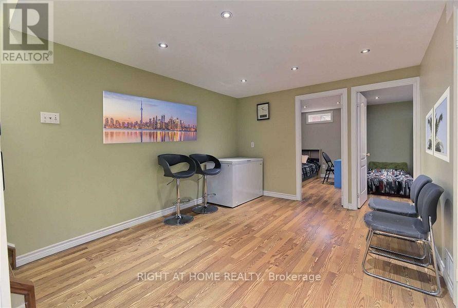 












3428 FOUNTAIN PARK AVENUE

,
Mississauga (Churchill Meadows),




Ontario
L5M7E3

