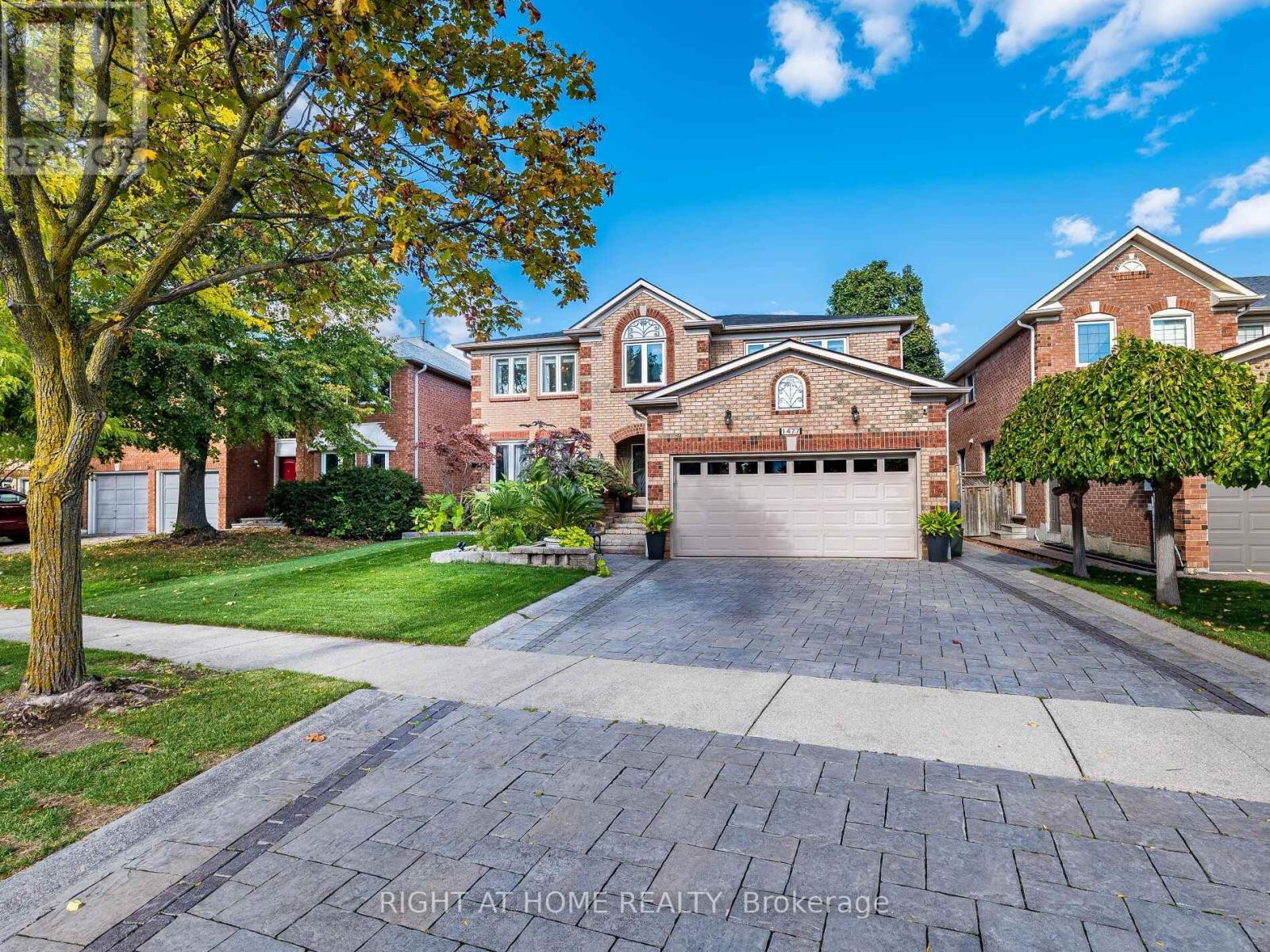 












1477 BALLANTRAE DRIVE

,
Mississauga (East Credit),




Ontario
L5M3N6


