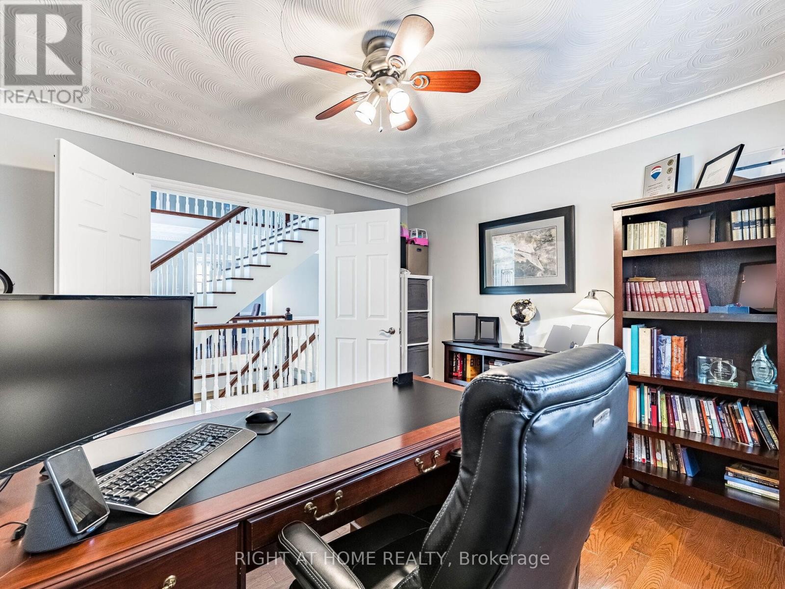 












1477 BALLANTRAE DRIVE

,
Mississauga (East Credit),




Ontario
L5M3N6

