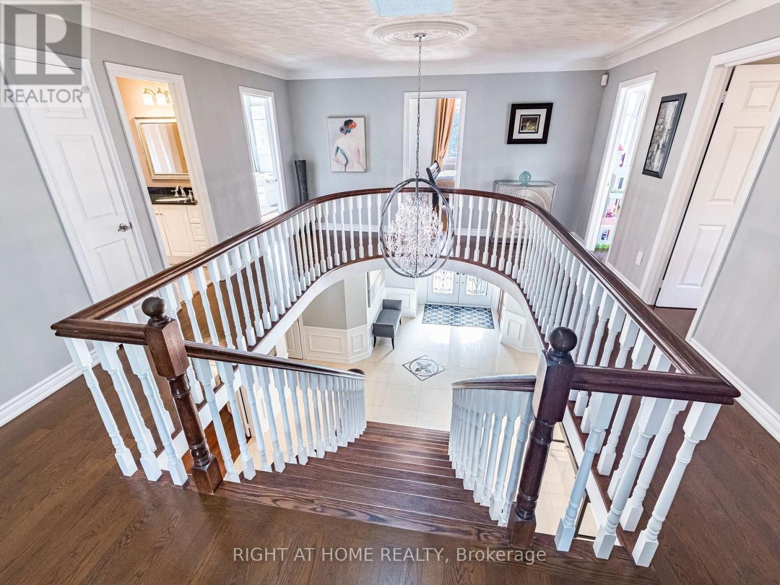 












1477 BALLANTRAE DRIVE

,
Mississauga (East Credit),




Ontario
L5M3N6

