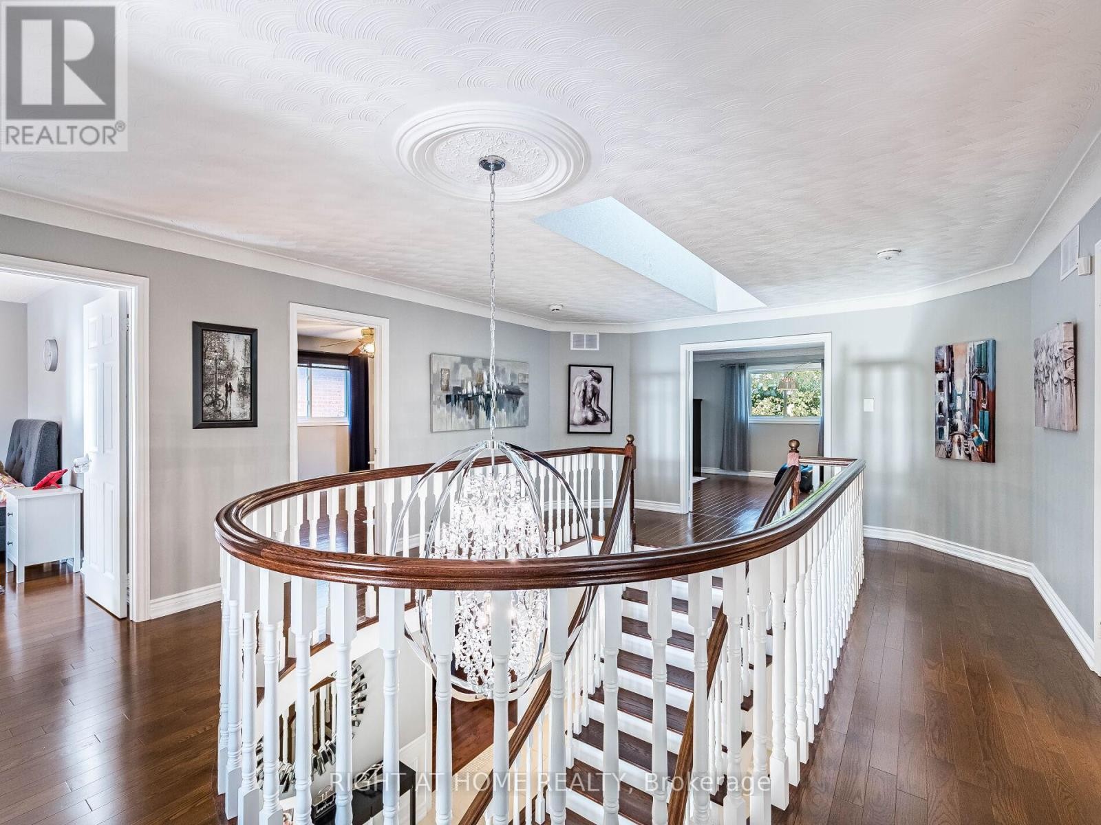 












1477 BALLANTRAE DRIVE

,
Mississauga (East Credit),




Ontario
L5M3N6

