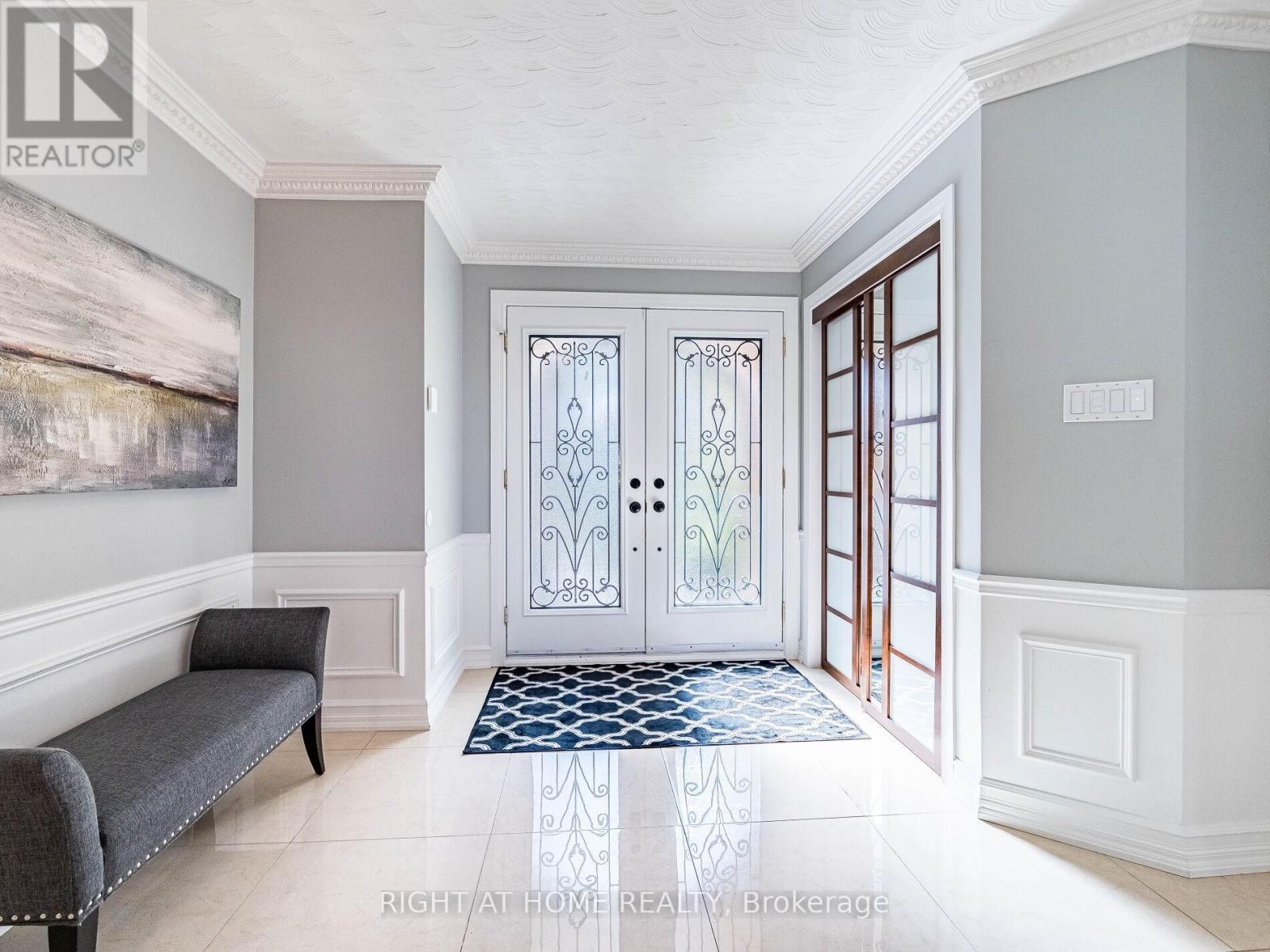 












1477 BALLANTRAE DRIVE

,
Mississauga (East Credit),




Ontario
L5M3N6

