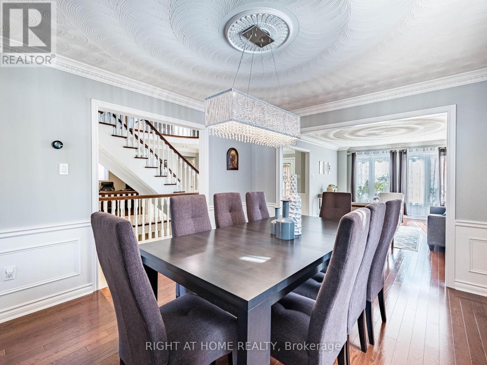 












1477 BALLANTRAE DRIVE

,
Mississauga (East Credit),




Ontario
L5M3N6

