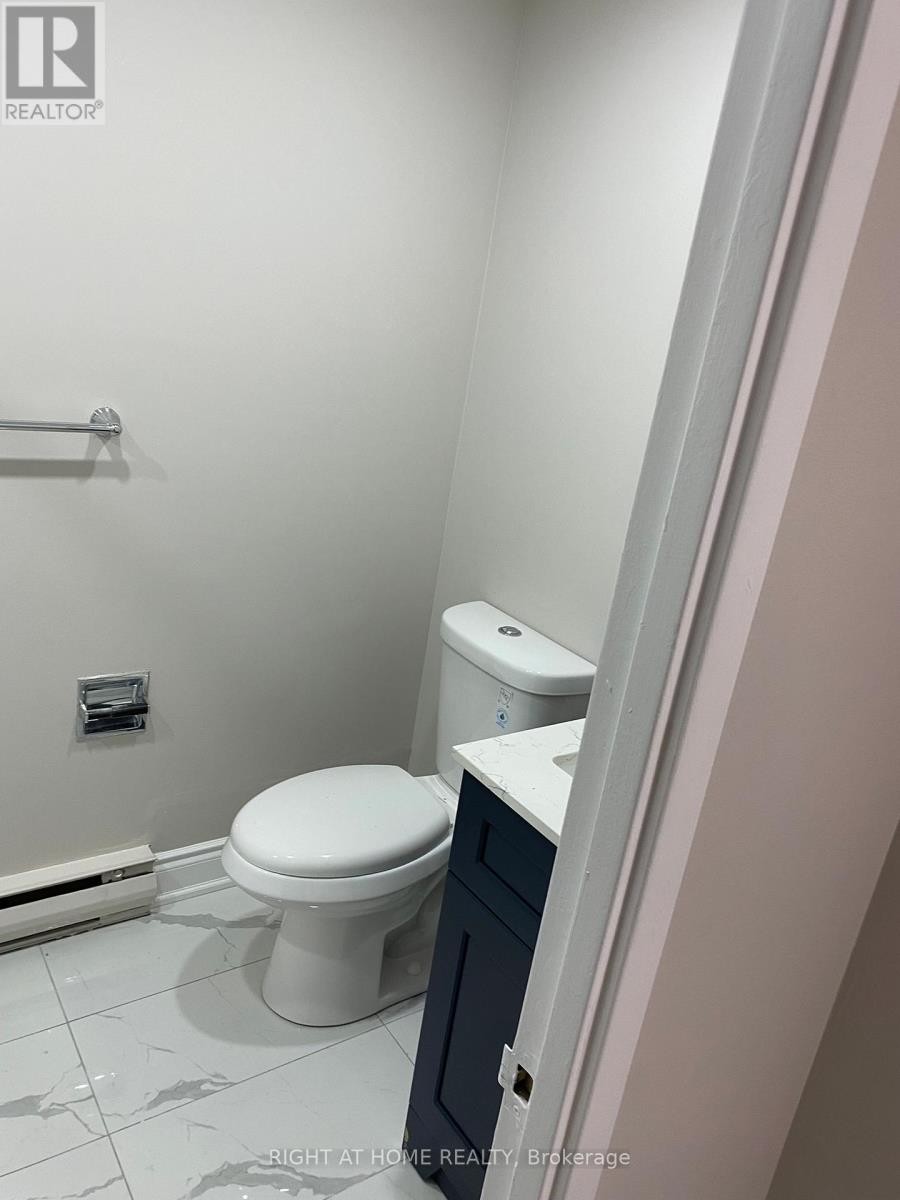 












4 - 180 MISSISSAUGA VALLEY BOULEVARD

,
Mississauga (Mississauga Valleys),




Ontario
L5A3M2

