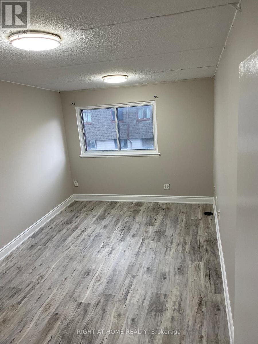 












4 - 180 MISSISSAUGA VALLEY BOULEVARD

,
Mississauga (Mississauga Valleys),




Ontario
L5A3M2

