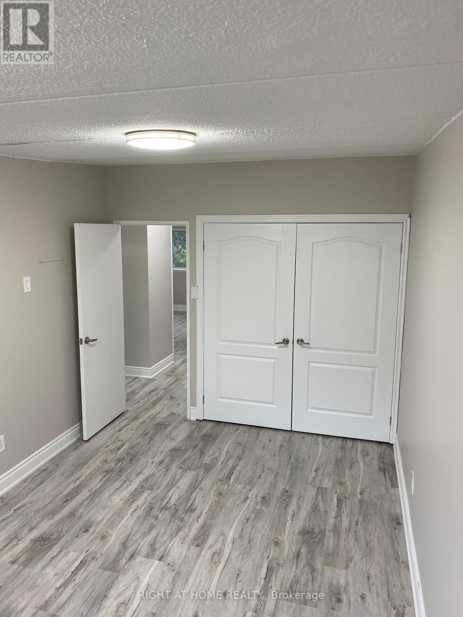 












4 - 180 MISSISSAUGA VALLEY BOULEVARD

,
Mississauga (Mississauga Valleys),




Ontario
L5A3M2

