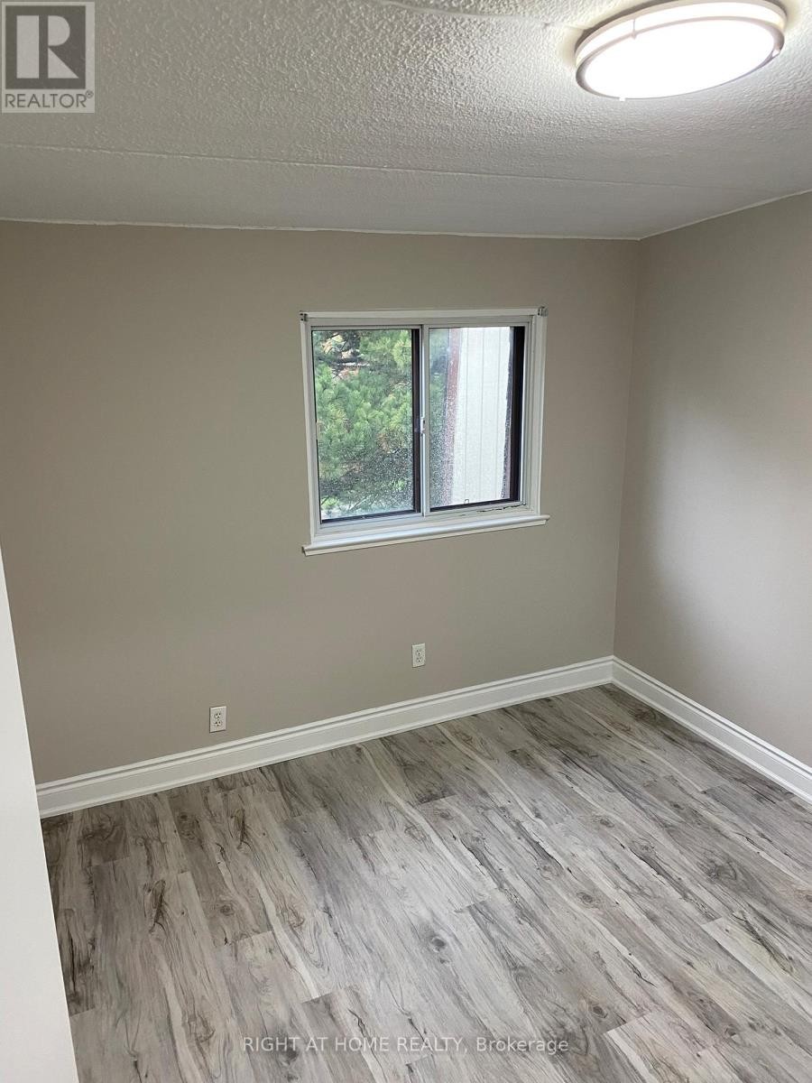 












4 - 180 MISSISSAUGA VALLEY BOULEVARD

,
Mississauga (Mississauga Valleys),




Ontario
L5A3M2

