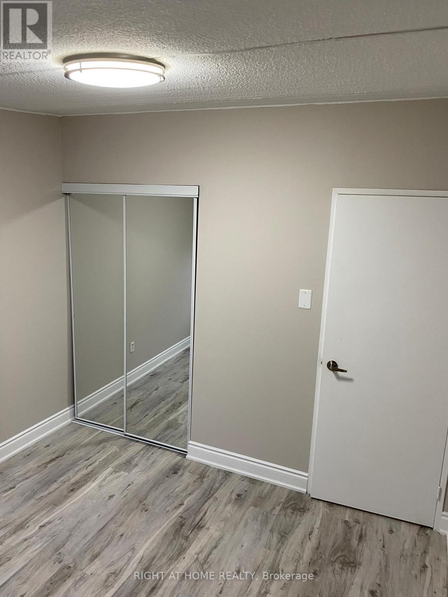 












4 - 180 MISSISSAUGA VALLEY BOULEVARD

,
Mississauga (Mississauga Valleys),




Ontario
L5A3M2

