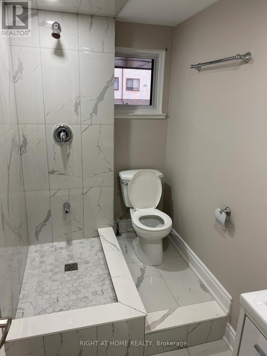 












4 - 180 MISSISSAUGA VALLEY BOULEVARD

,
Mississauga (Mississauga Valleys),




Ontario
L5A3M2

