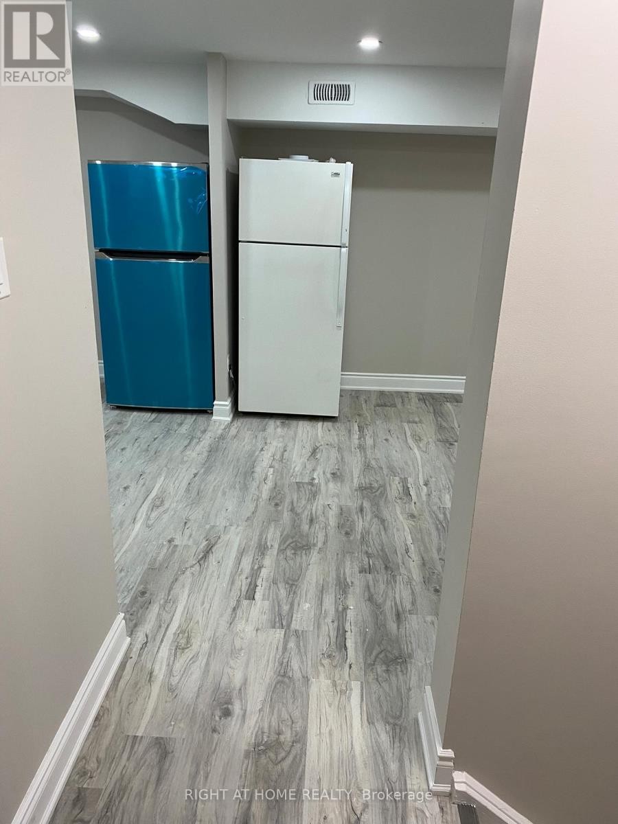 












4 - 180 MISSISSAUGA VALLEY BOULEVARD

,
Mississauga (Mississauga Valleys),




Ontario
L5A3M2

