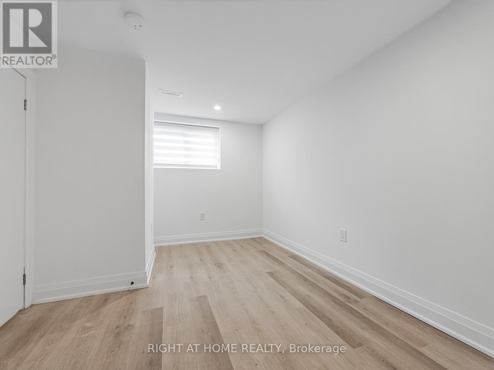 












883 FRANCIS ROAD

,
Burlington (LaSalle),




Ontario
L7T3Y3

