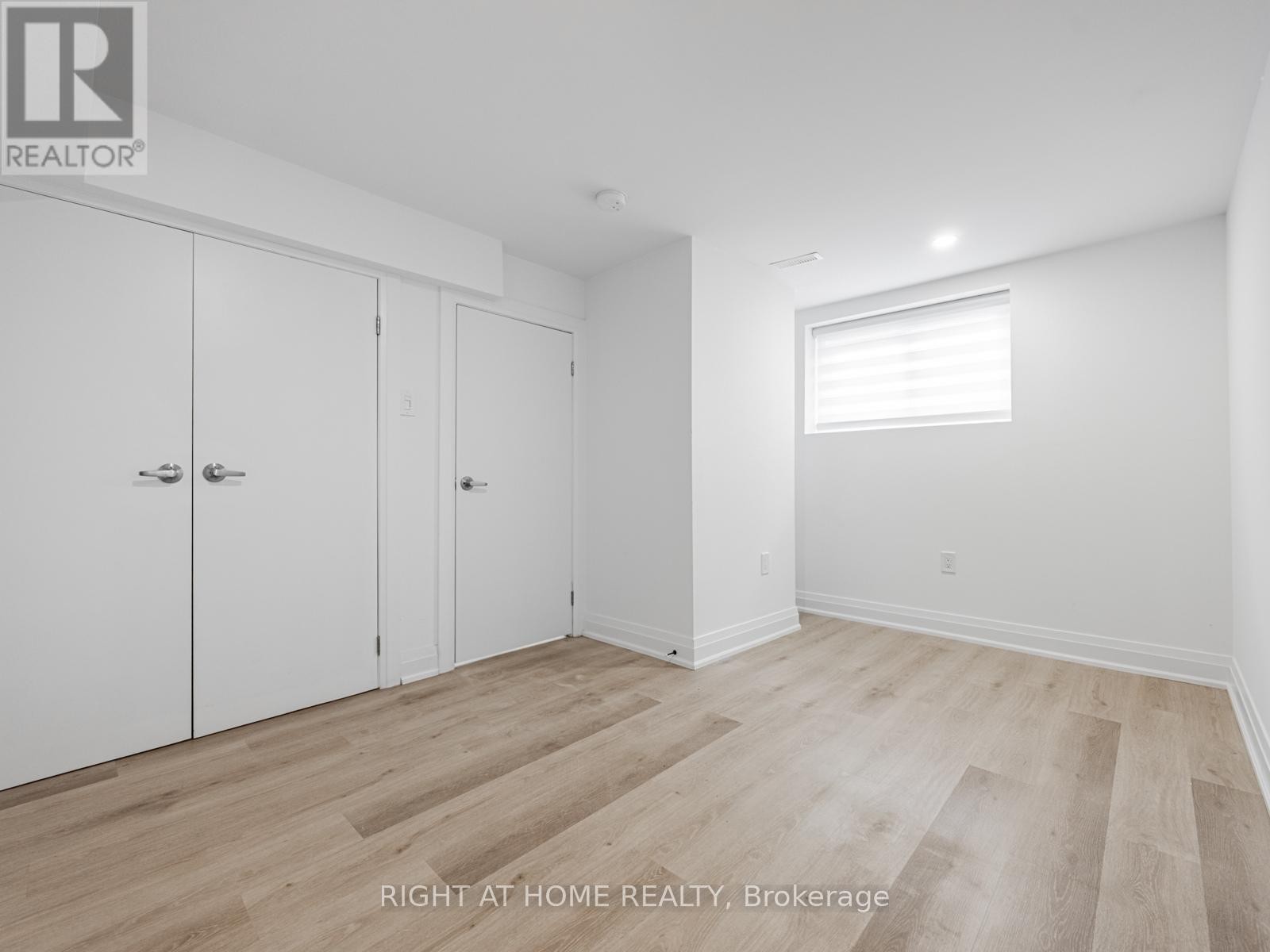 












883 FRANCIS ROAD

,
Burlington (LaSalle),




Ontario
L7T3Y3

