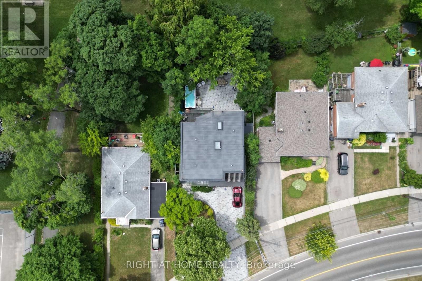 












238 RENFORTH DRIVE

,
Toronto (Markland Wood),




Ontario
M9C2K9

