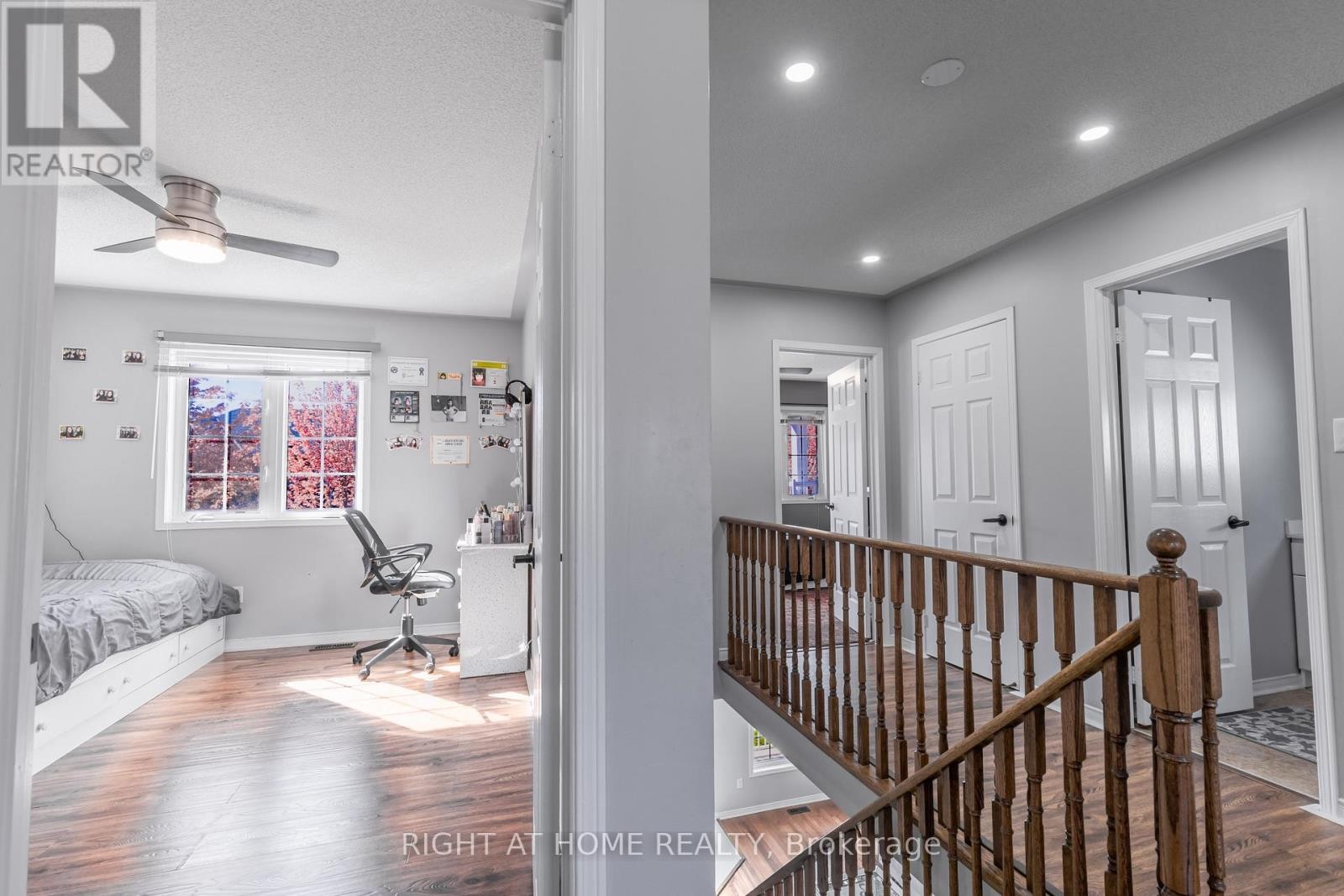 












1107 BONIN CRESCENT

,
Milton (CL Clarke),




Ontario
L9T0B2


