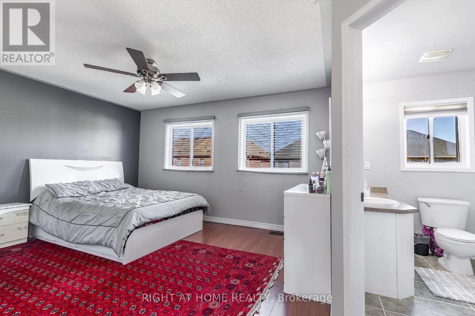 












1107 BONIN CRESCENT

,
Milton (CL Clarke),




Ontario
L9T0B2


