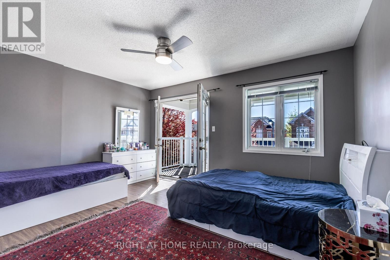 












1107 BONIN CRESCENT

,
Milton (CL Clarke),




Ontario
L9T0B2


