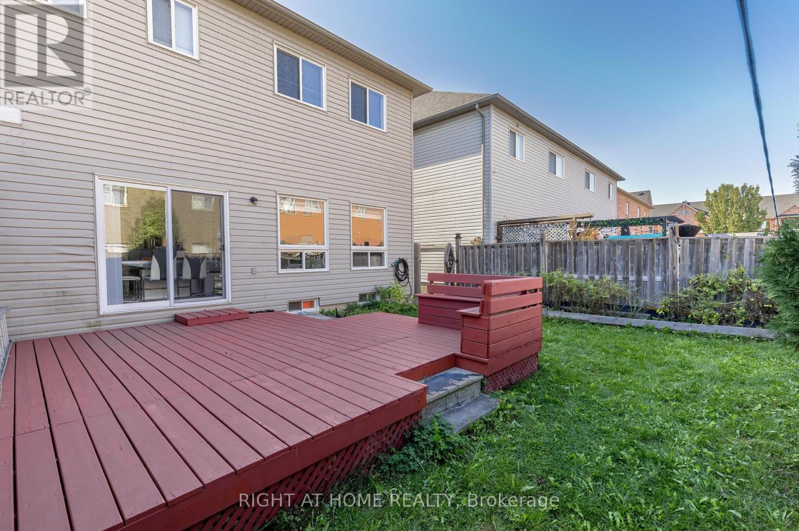 












1107 BONIN CRESCENT

,
Milton (CL Clarke),




Ontario
L9T0B2

