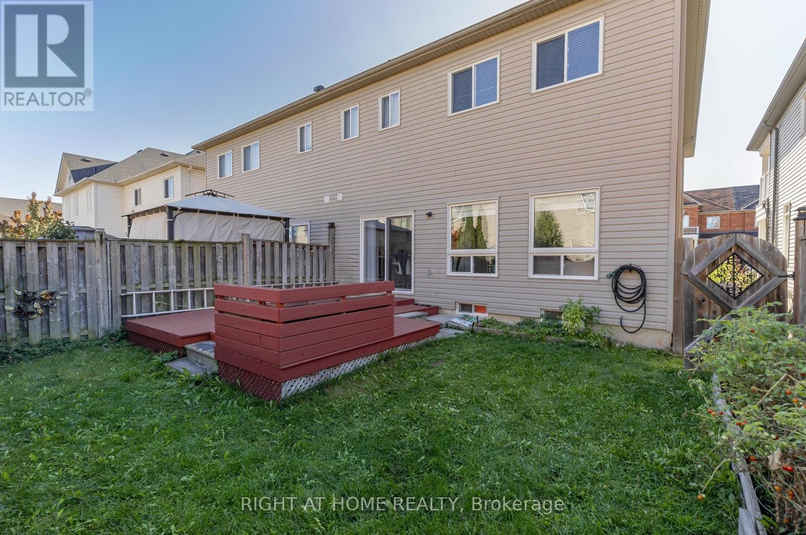 












1107 BONIN CRESCENT

,
Milton (CL Clarke),




Ontario
L9T0B2

